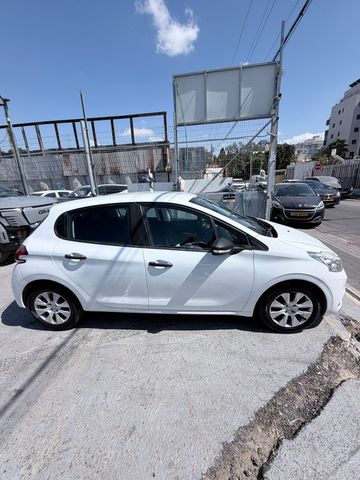 פיג'ו 208