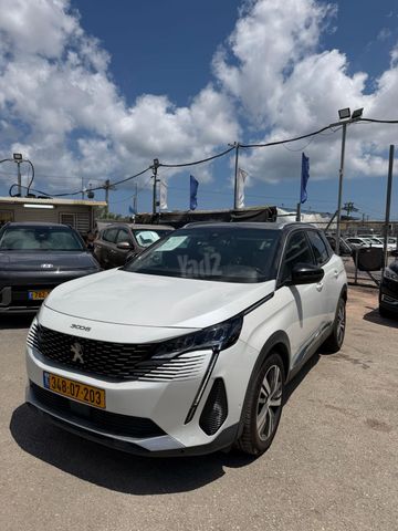 פיג'ו 3008