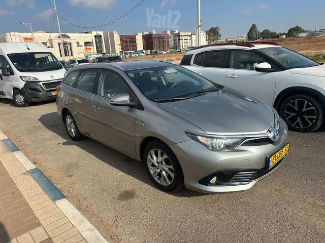 מודעת רכב טויוטה אוריס