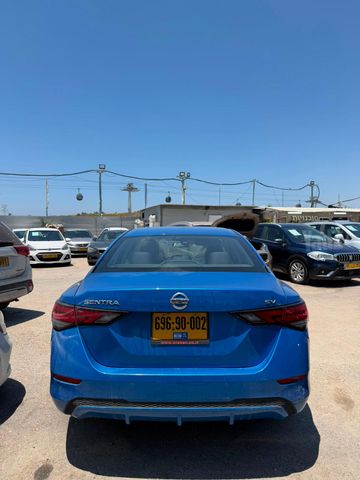 ניסאן סנטרה