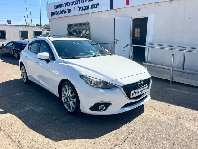 מודעת רכב מאזדה 3
