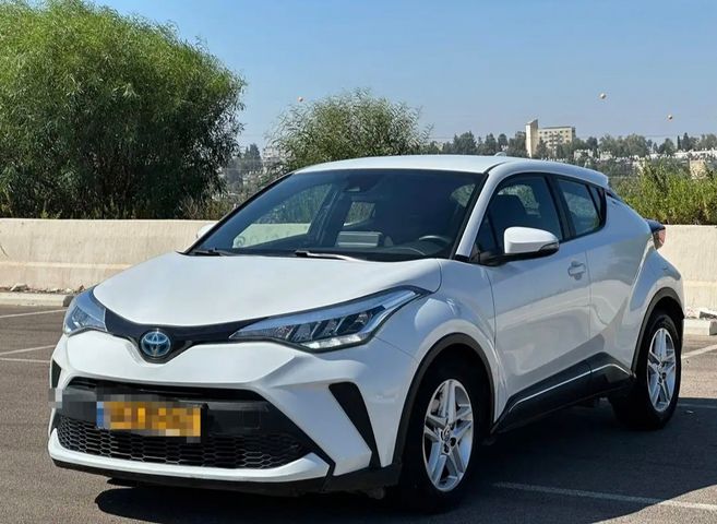 מודעת רכב טויוטה C-HR