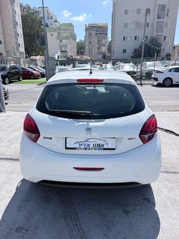 פיג'ו 208