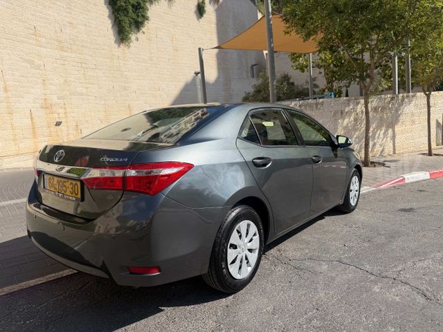 טויוטה קורולה