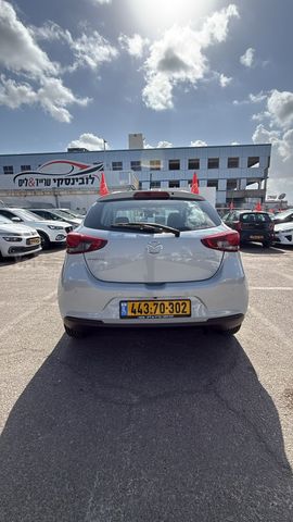 מודעת רכב מאזדה 2 1