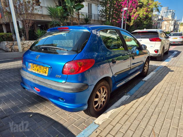 פיג'ו 206
