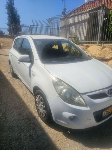 מודעת רכב יונדאי i20