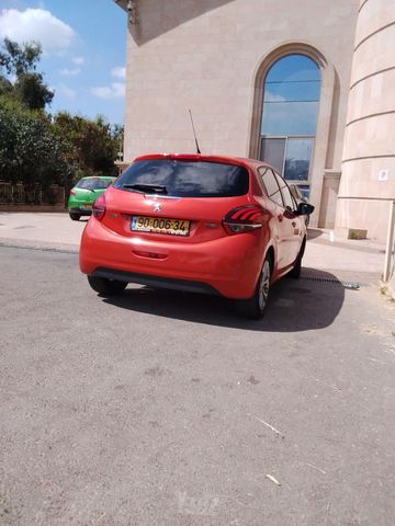 פיג'ו 208