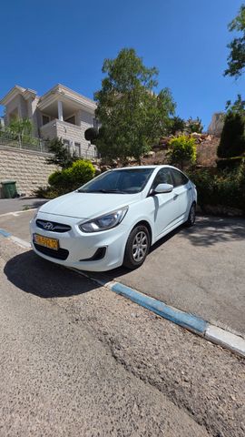 יונדאי אקסנט i25