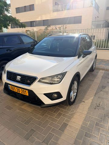 סיאט ארונה