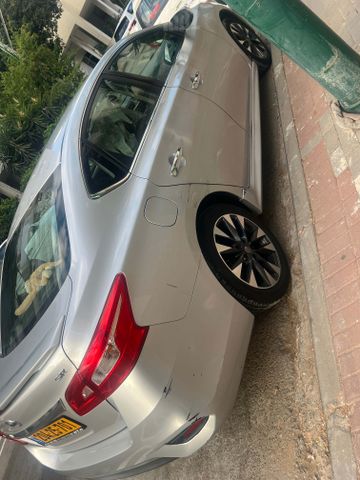 ניסאן סנטרה