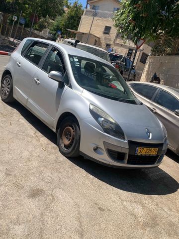 סניק Ex אוט׳ בנזין מיניוואן / MPV 5 מק 2.0 (143 כ״ס)