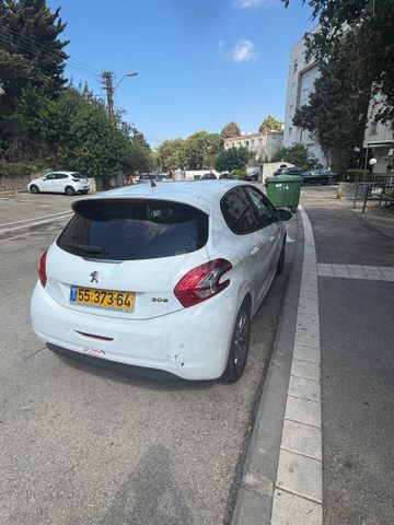 פיג'ו 208