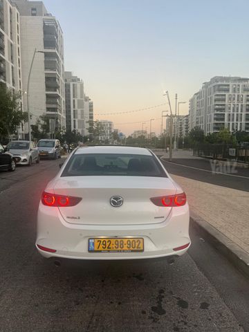 מאזדה 3