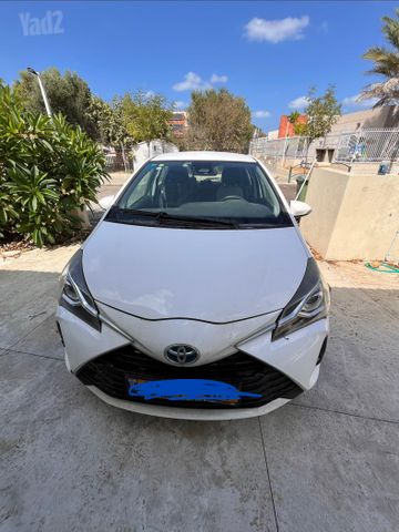 טויוטה יאריס