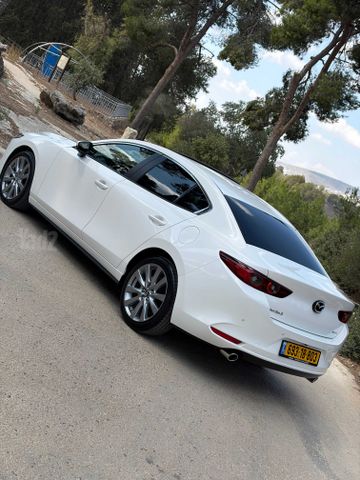 מודעת רכב מאזדה 3