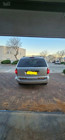 מודעת רכב קרייזלר וויאג'ר