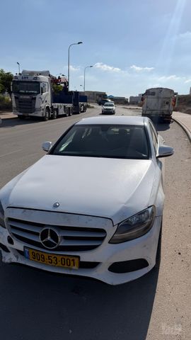 מודעת רכב מרצדס-בנץ C-class
