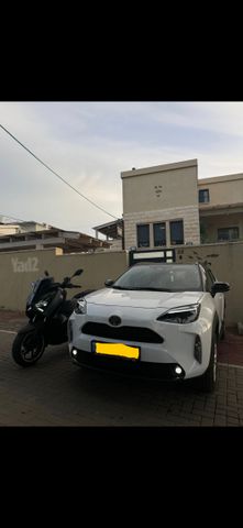 מודעת רכב טויוטה יאריס קרוס