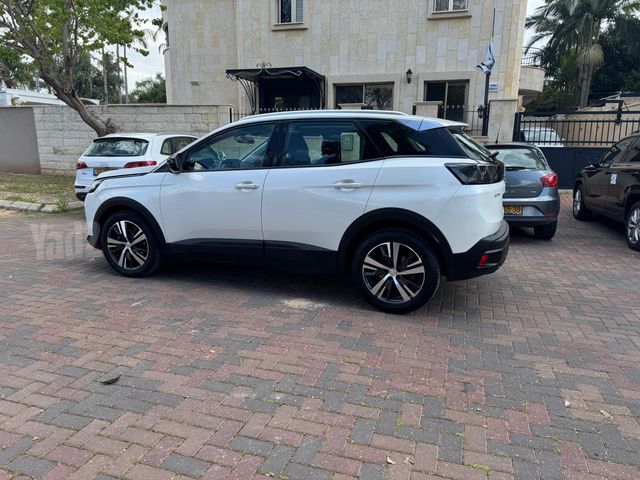 פיג'ו 3008