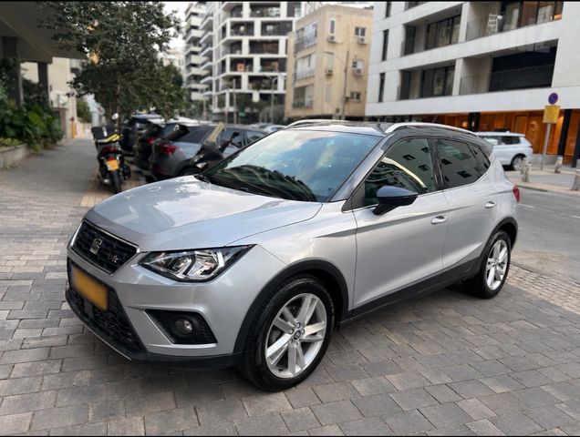 סיאט ארונה