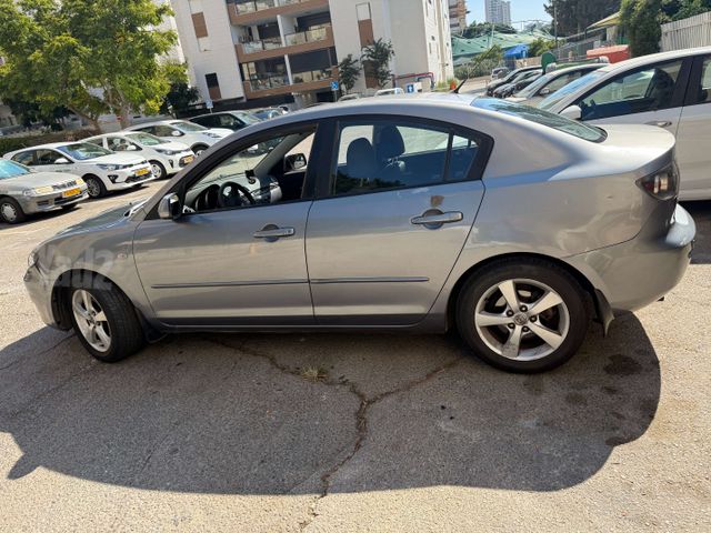 מאזדה 3