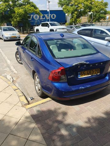 וולוו S40