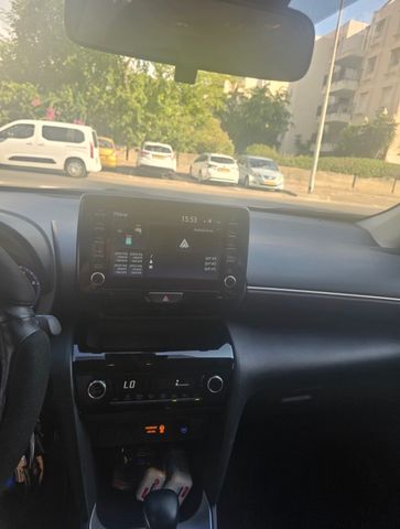 טויוטה יאריס קרוס