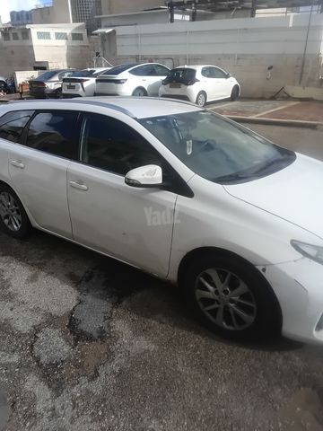 מודעת רכב טויוטה אוריס