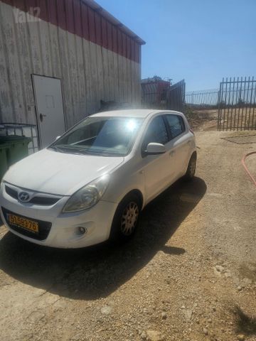 יונדאי i20