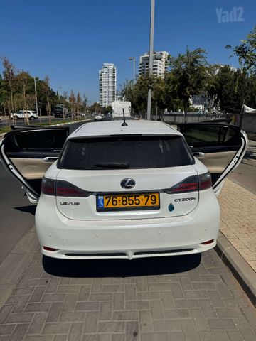מודעת רכב לקסוס CT