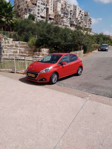 פיג'ו 208