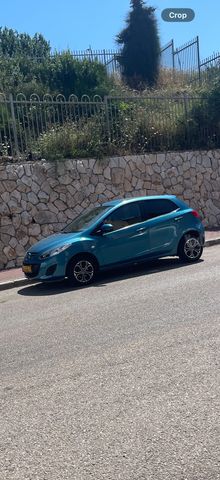 מודעת רכב מאזדה 2