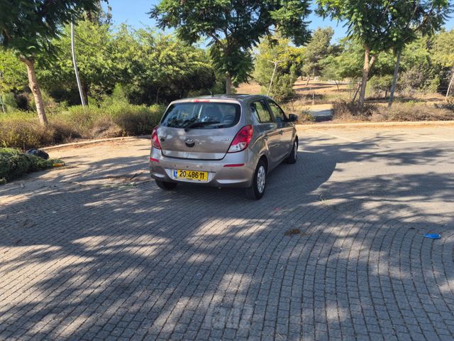 יונדאי i20