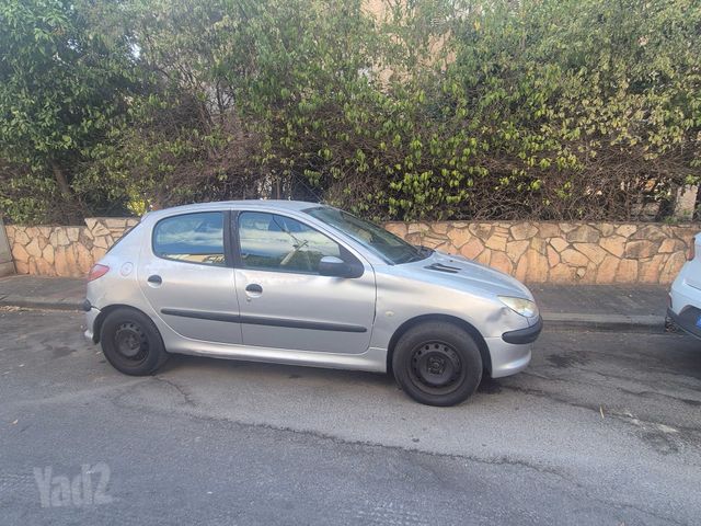 פיג'ו 206