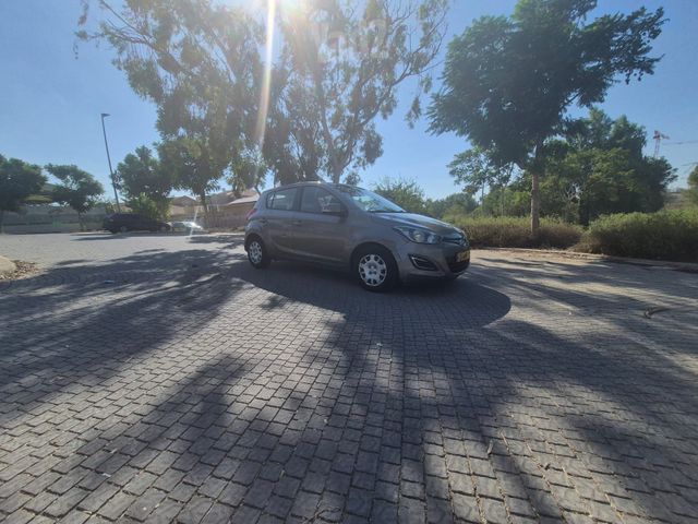 יונדאי i20