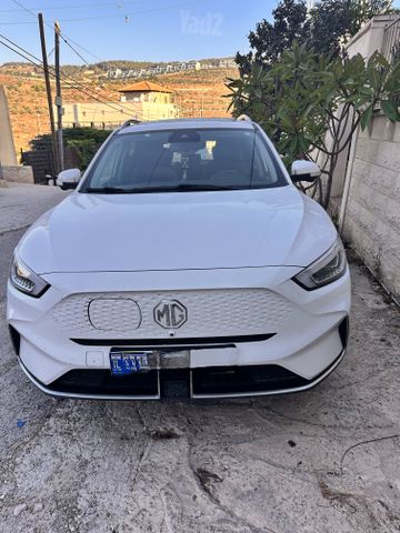 מודעת רכב אם ג'י ZS