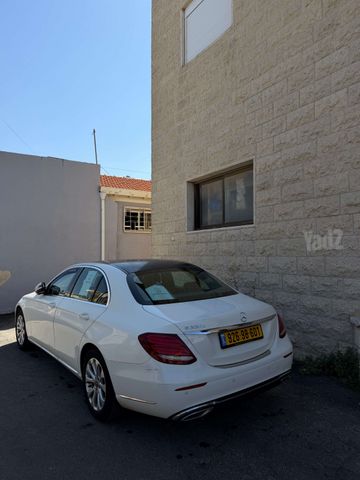 מודעת רכב מרצדס-בנץ E-class