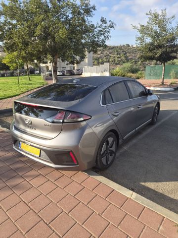יונדאי איוניק