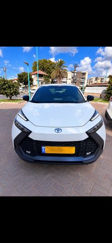 מודעת רכב טויוטה C-HR