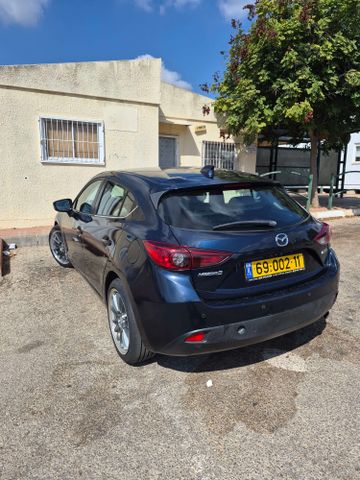 מאזדה 3