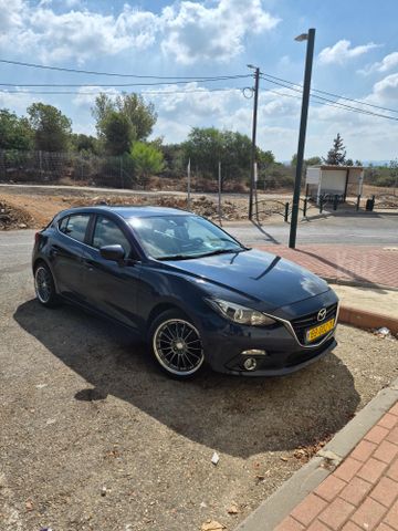מודעת רכב מאזדה 3
