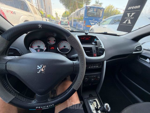 פיג'ו 207