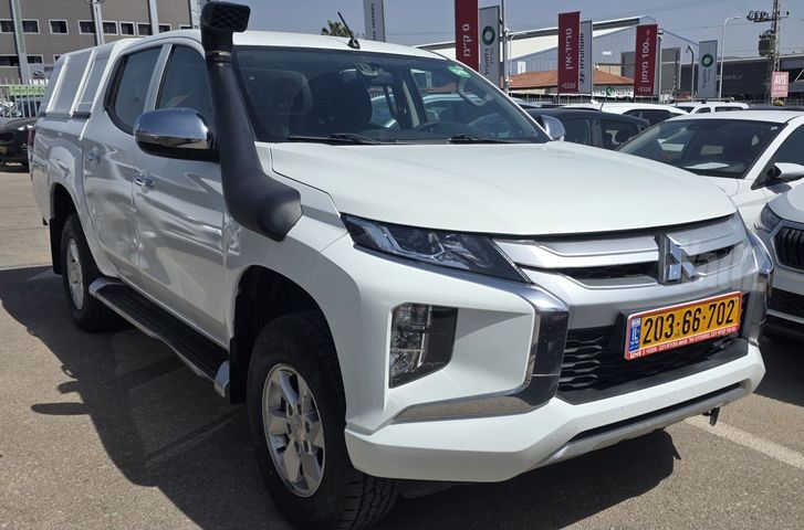 מיצובישי טרייטון / L200