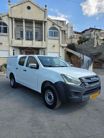 איסוזו די-מקס