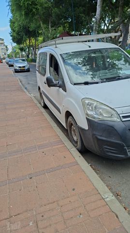 מודעת רכב סיטרואן ברלינגו