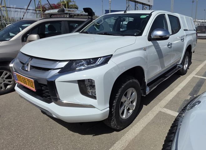 מיצובישי טרייטון / L200