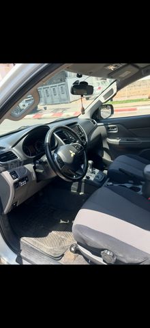 מיצובישי טרייטון / L200