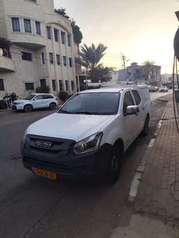 איסוזו די-מקס