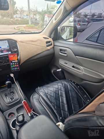 מיצובישי טרייטון / L200